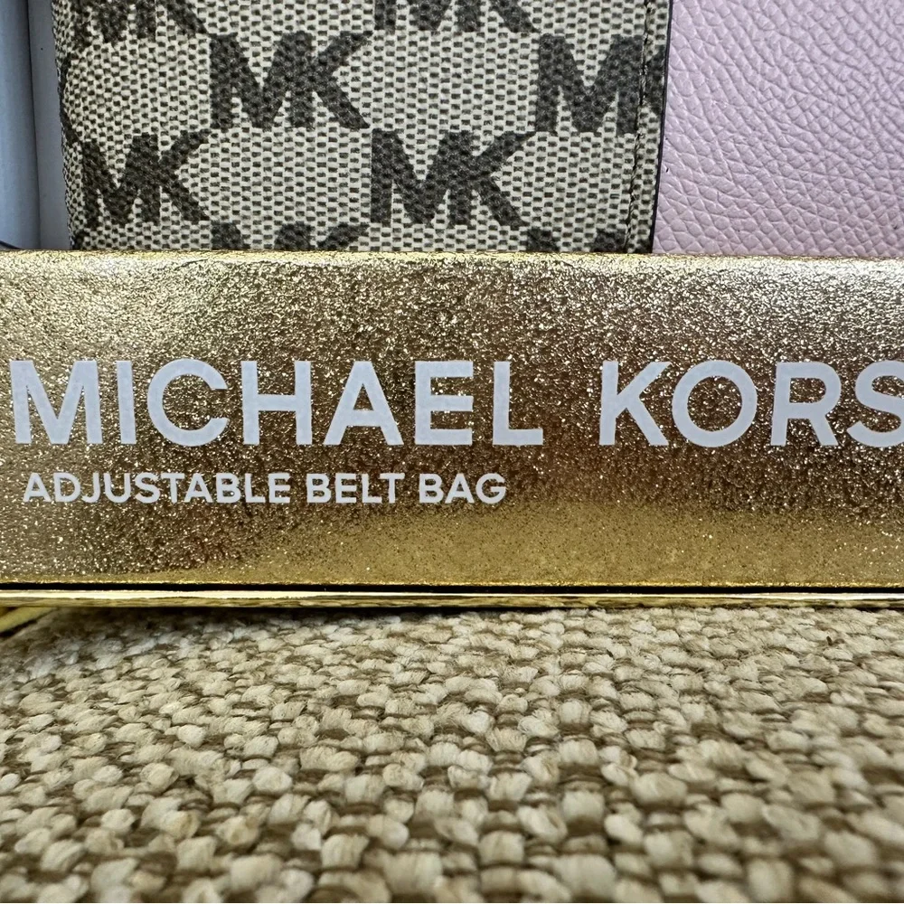 NWT Michael Kors Adjustable belt bag - Picture 3 of 6